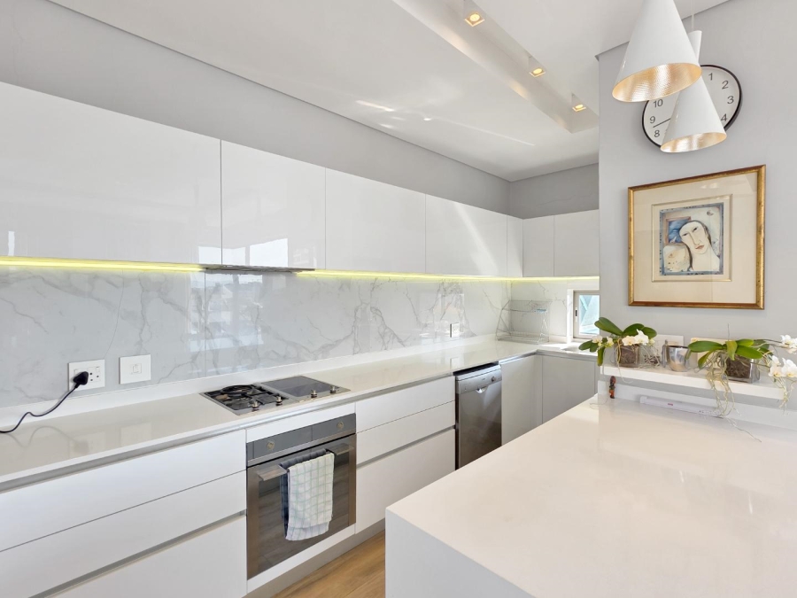 To Let 2 Bedroom Property for Rent in Green Point Western Cape